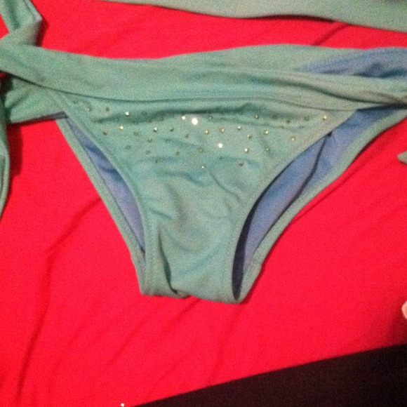 Victoria Secret Bikini - Picture 2 of 3