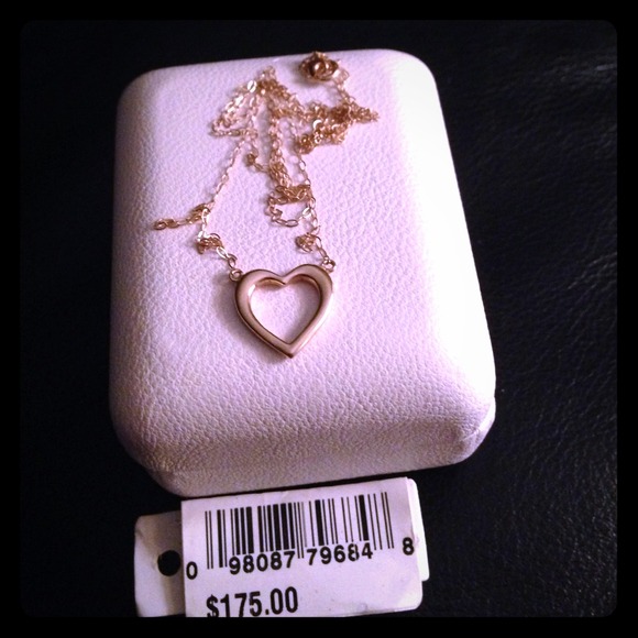 Gold Necklace with Heart Charm 10k❤️❤️❤️❤️