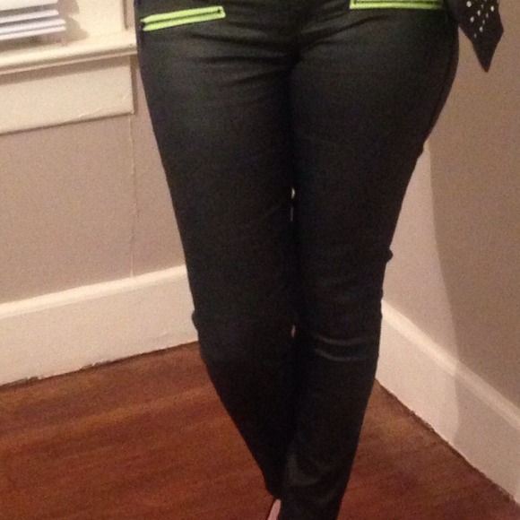 Rock & Republic black coated jeans - Picture 3 of 4