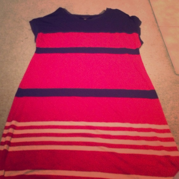 Navy, red, and tan tunic - Picture 1 of 3