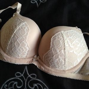BRAND NEW American Eagle Aerie 32A lace pushup bra