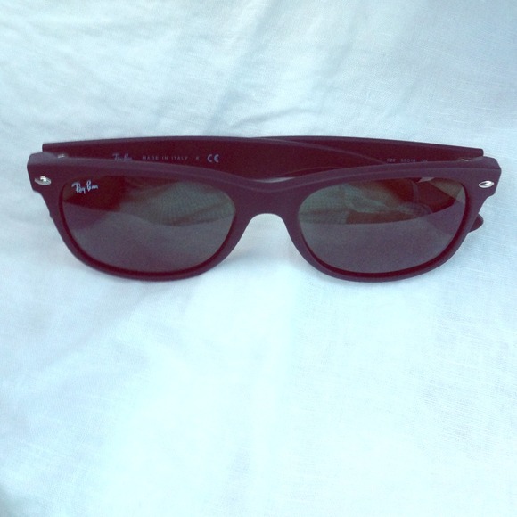 ** SOLD ** Ray Ban Wayfarers