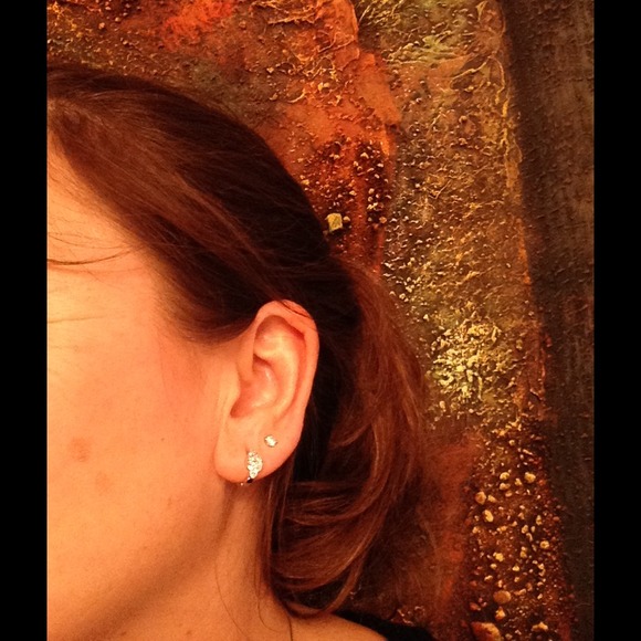 💎925 Silver White Topaz Huggie Earrings💎 - Picture 3 of 4
