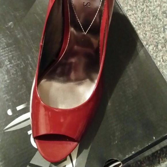 SOLD.....   Guess Peep toe heels