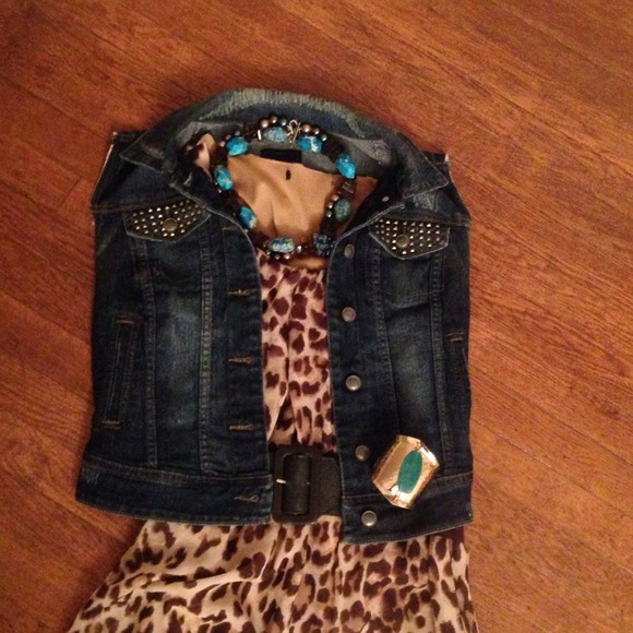 Leopard print bi-level dress - Picture 2 of 3