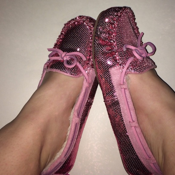 Adorable pink sparkle moccasins!