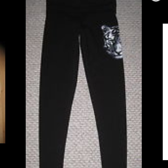 💢SOLD💢NWT VS PINK YOGAS!