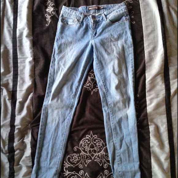 Levi's light denim wash skinny jeans size 25 x 32 - Picture 2 of 4