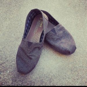 TOMS shoes