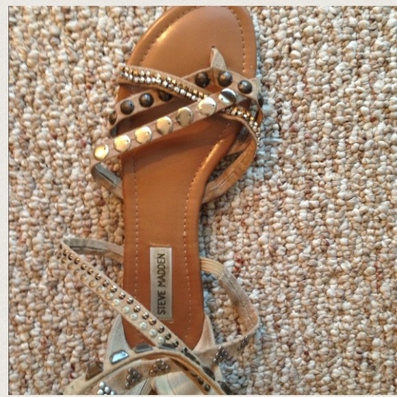 ❌SOLD❌ Steve Madden 'Boogle' Suede Gladiators - Picture 2 of 4