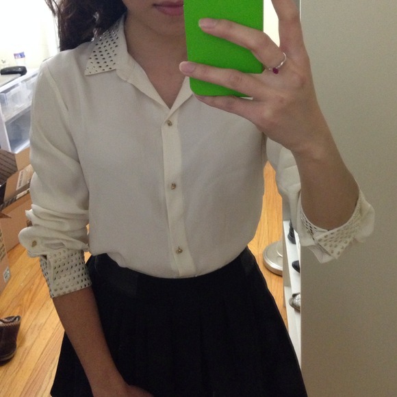 🚫SOLD🚫 Zara studded silk blouse XS