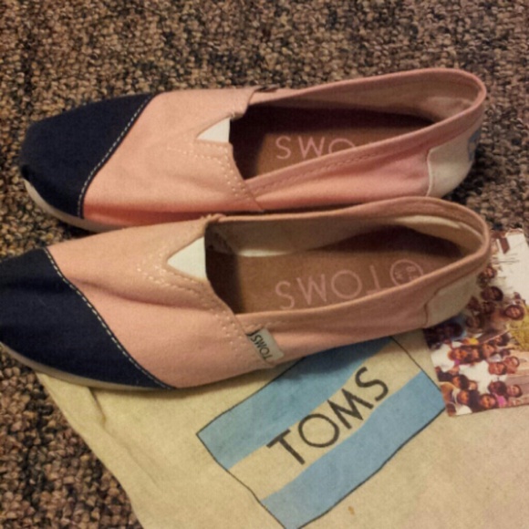 Toms