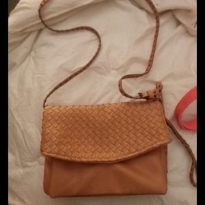 Tan/beige crossbody bag