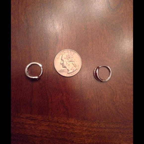 🎉HOST PICK🎉925 Silver Clear Pave Hoop Earrings❄️ - Picture 2 of 4