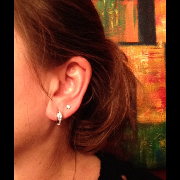 🎉HOST PICK🎉925 Silver Clear Pave Hoop Earrings❄️ - Picture 4 of 4