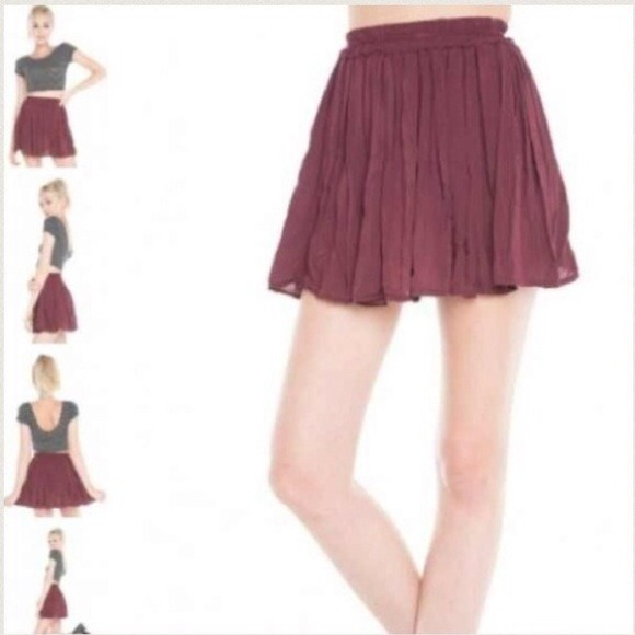 Luma-Brandy short maroon skirt