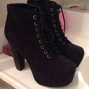 suede "litas"