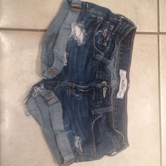 Hollister shorts!