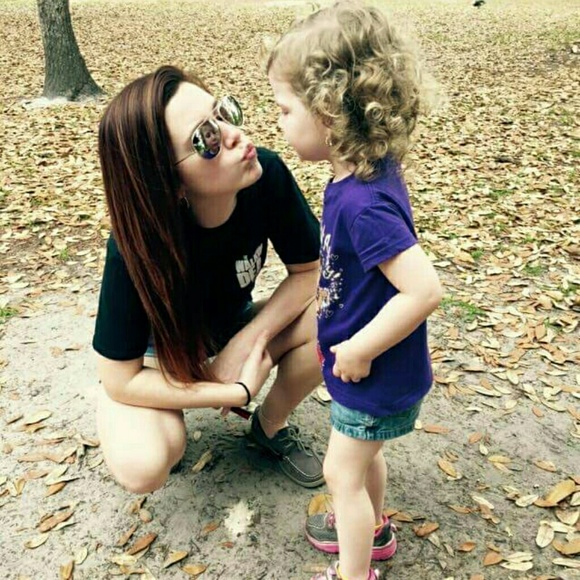 Meet your Posher (: - Picture 3 of 4