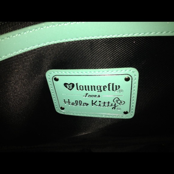 Hello Kitty purse and matching wallet. - Picture 2 of 3