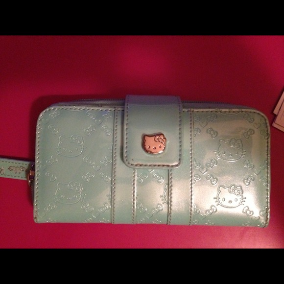 Hello Kitty purse and matching wallet. - Picture 3 of 3