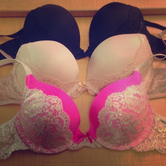 Victorias Secret super sexy push-up bra bundle