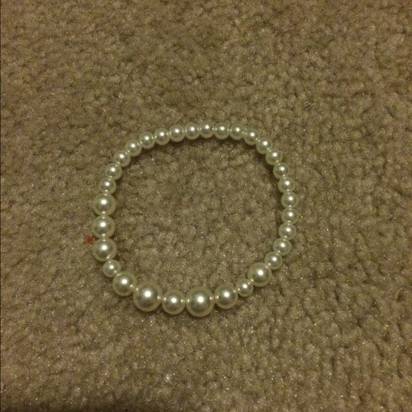 Pearl bracelet