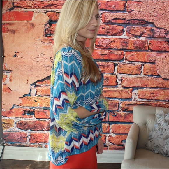 ⬇️New open sleeve peasant blouse - Picture 2 of 3