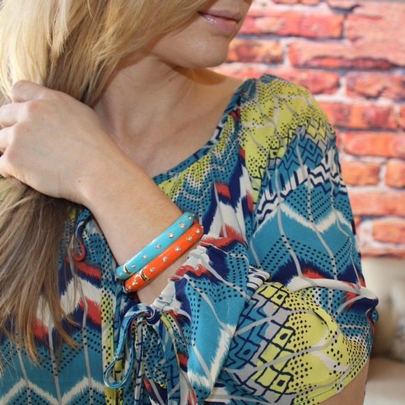 ⬇️New open sleeve peasant blouse - Picture 3 of 3