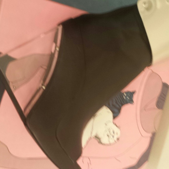 Booties - Picture 4 of 4