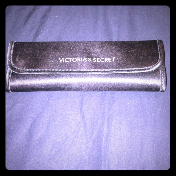 Victoria secret 2 set makeup brush with case