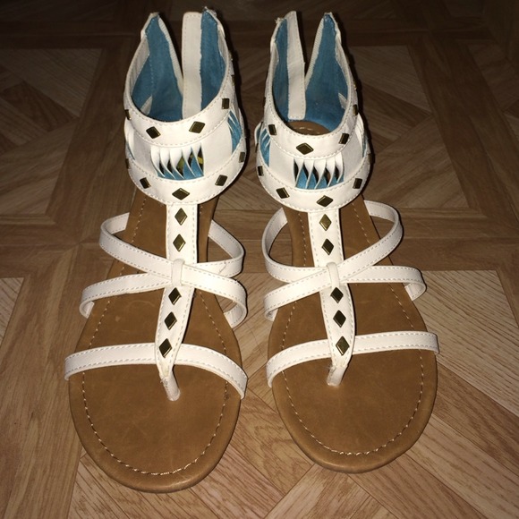 Report sandals.