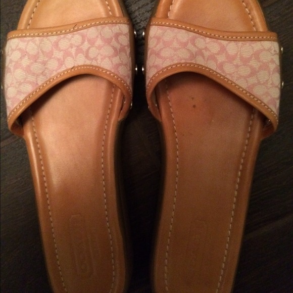 Authentic NWT in the box Coach slides 7.5