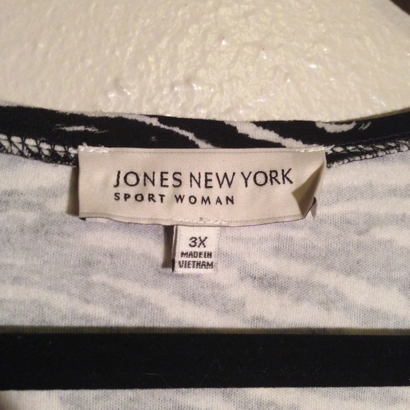 Zebra top! - Picture 3 of 4