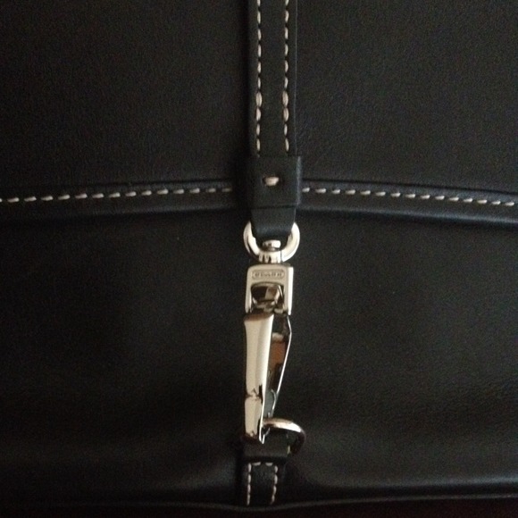 ❤️SALE❤️Coach purse 💯% Authentic - Picture 4 of 4