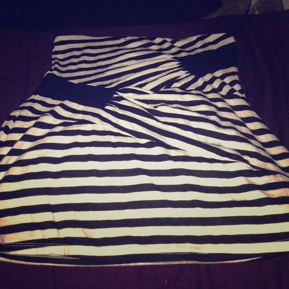 Blk and white tube top