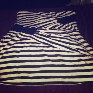 Blk and white tube top