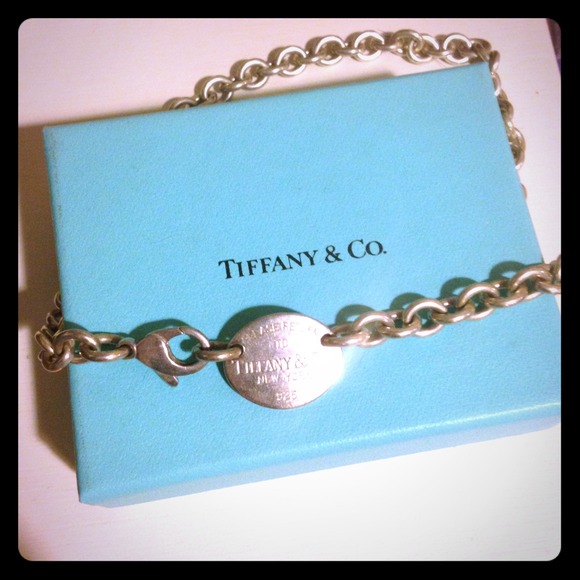 Tiffany & Co. classic choker necklace✨