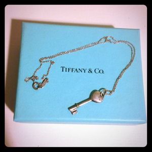 Tiffany & Co. Key necklace with small diamond✨