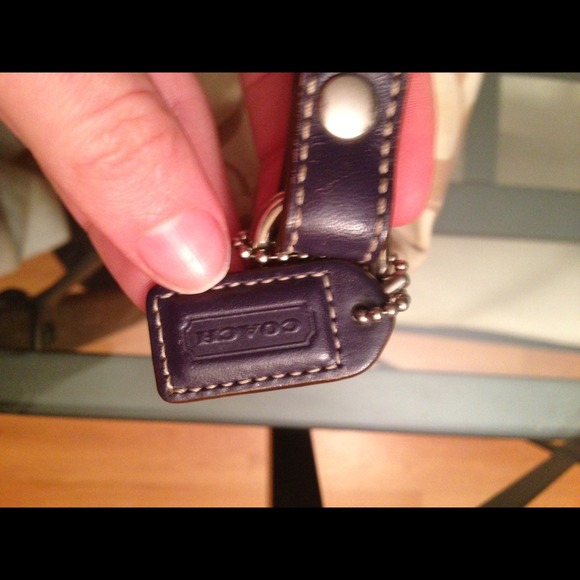 Coach purse - Picture 2 of 3