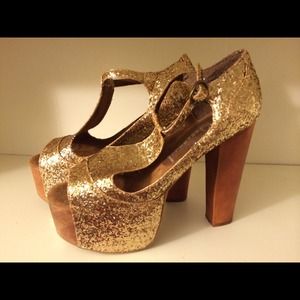 ⚡️FLASH SALE⚡️Jeffrey Campbell gold glitter foxy