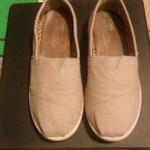 Toms sand canvas size 5y womens 7