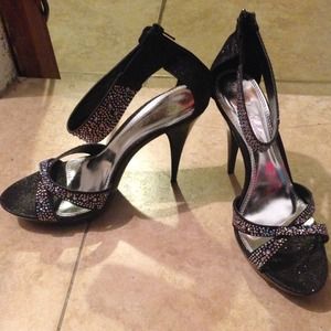Sandals Heels Rhinestones Details.