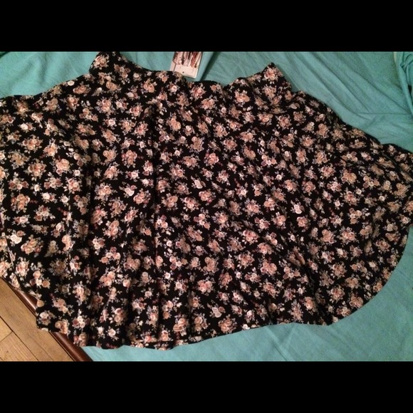 Floral circle skirt NWT