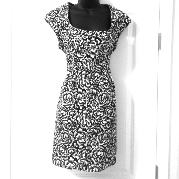 French connection B&W rosette dress