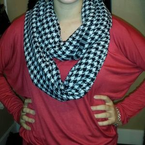 Houndstooth Infinity Scarf