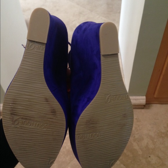 💰💰SOLDBoutique 9 suede platform shoes.💰💰SOLD - Picture 4 of 4