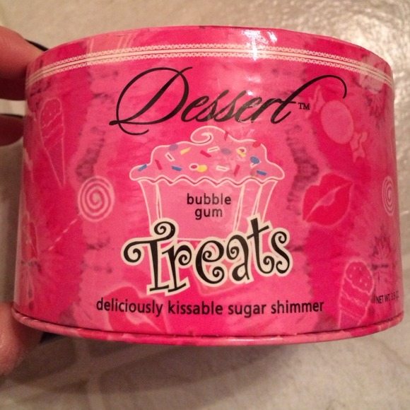 Edible body shimmer