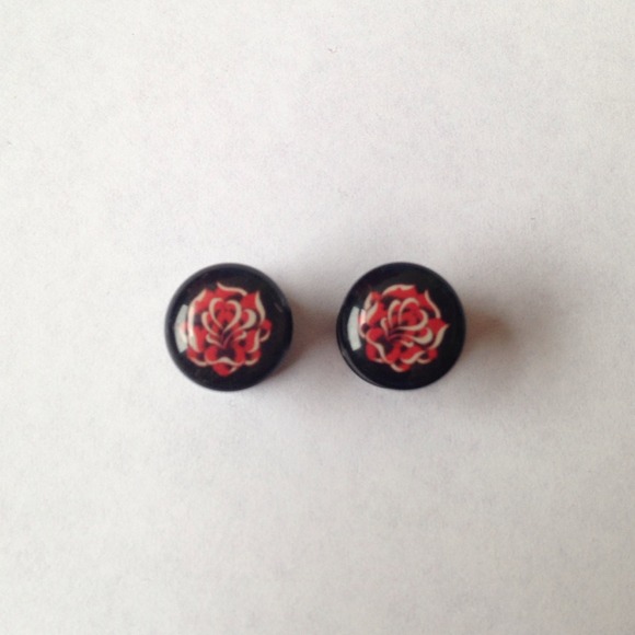 0g Rose Plugs
