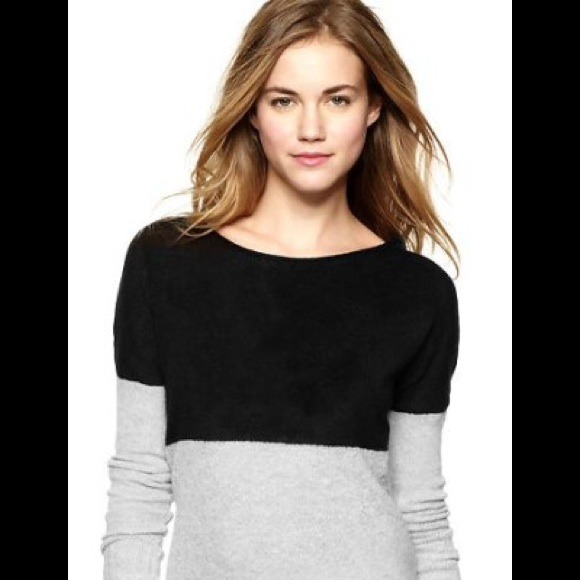 GAP Sweaters - Gap Colorblock Sweater